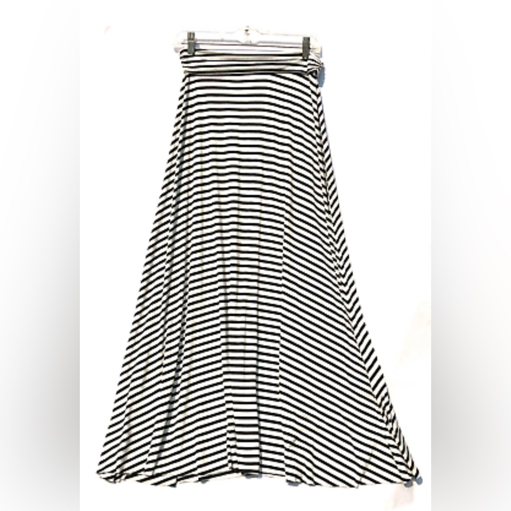 Renee C Striped Maxi Skirt White And Black Women’s